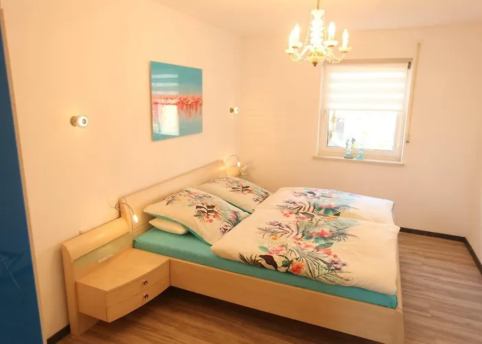 公寓 B&b's Im Aischgrund *